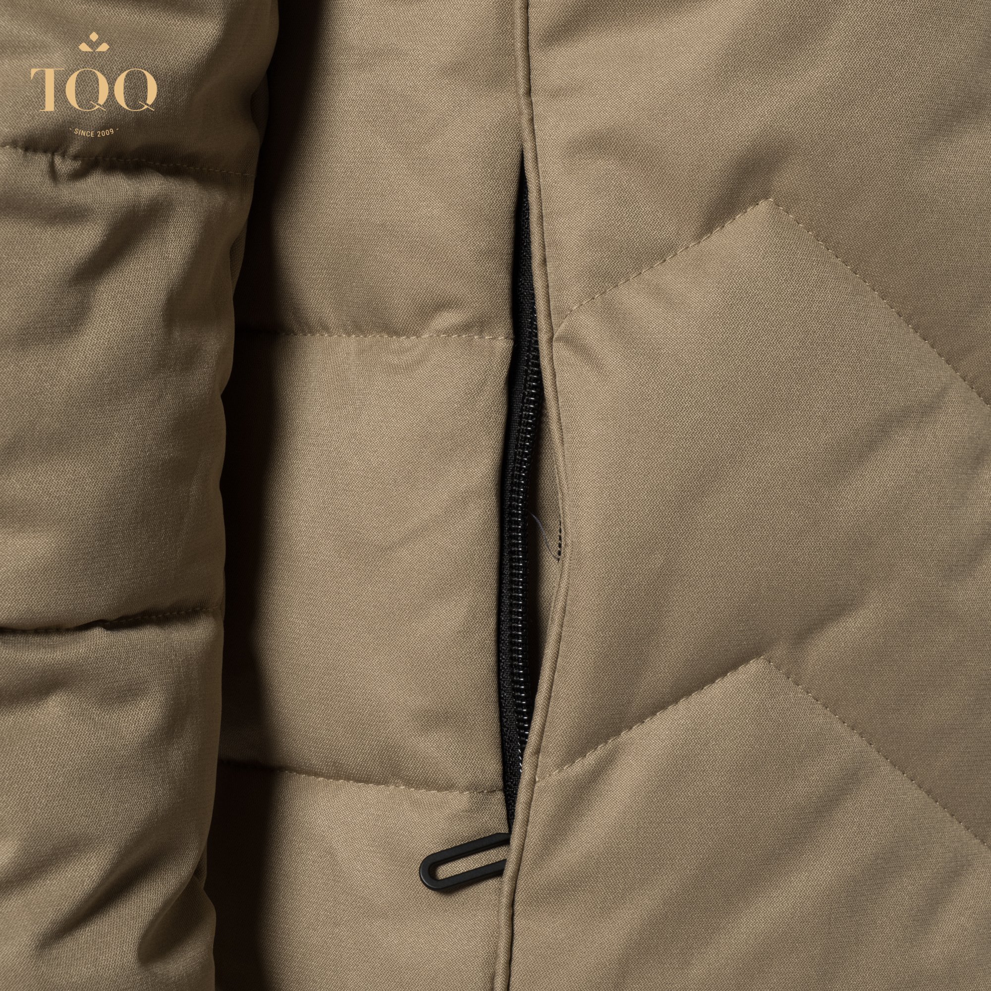 Style 100% Polyester winter jacket for men Stretch Puffer Jacket with Detachable Hood in Khaki Casual