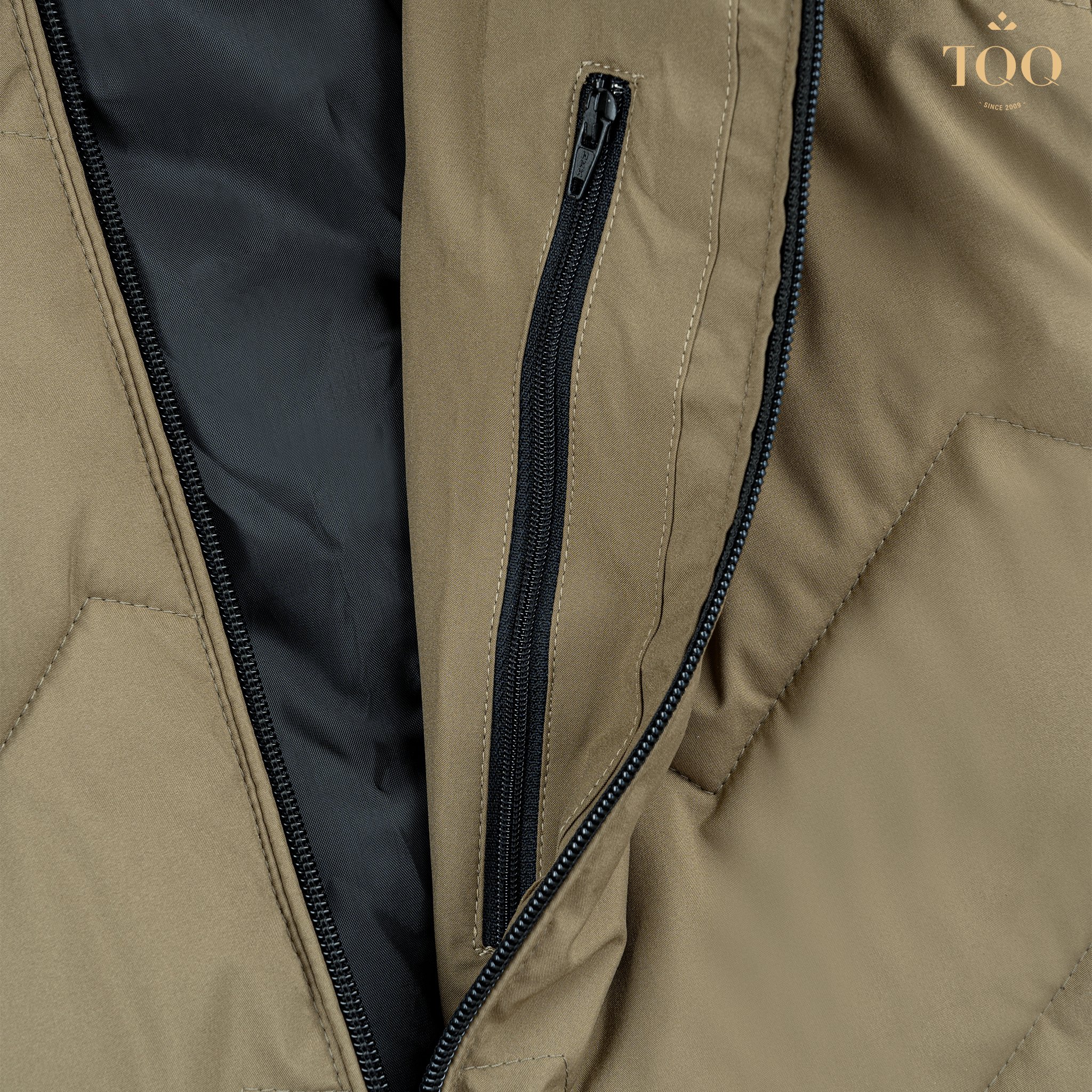 Style 100% Polyester winter jacket for men Stretch Puffer Jacket with Detachable Hood in Khaki Casual