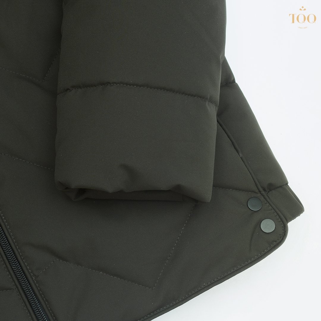 COLLARLESS Regular puffer jacket men Stretch Puffer Jacket with Detachable Hood in Dark Green Winter Length 100% Polyester