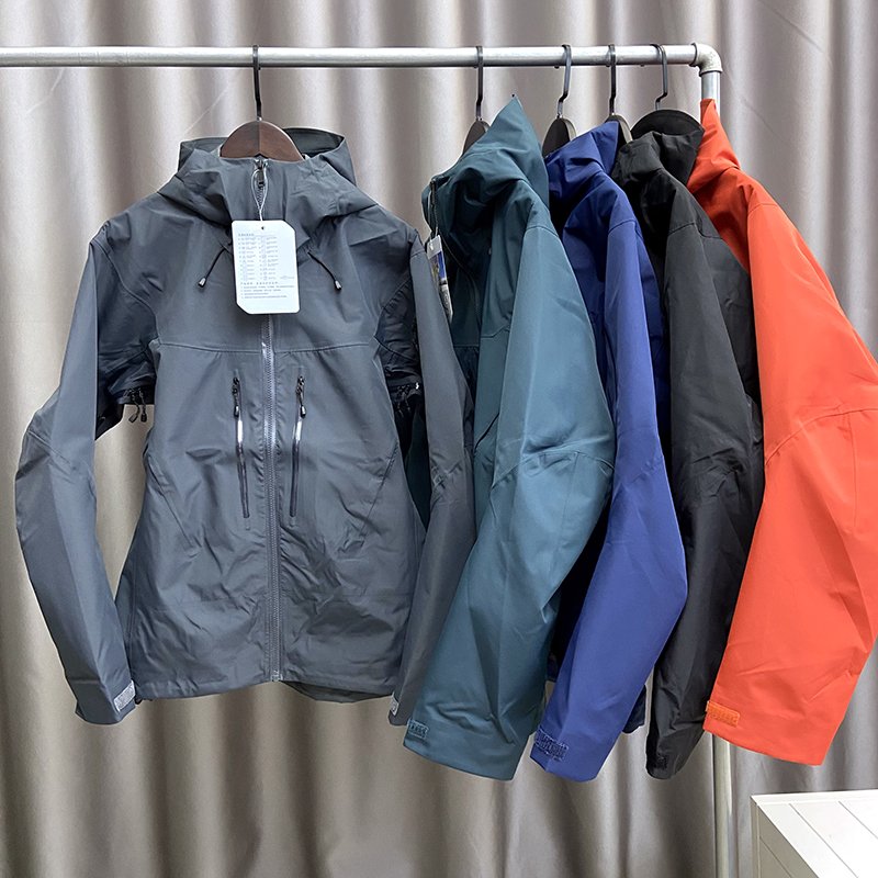 Men's Outdoor Varsity Jacket Mountain Windproof Waterproof Breathable Hard Shell 3-Layer Fishing Rain Jacket Plus Size Tactical