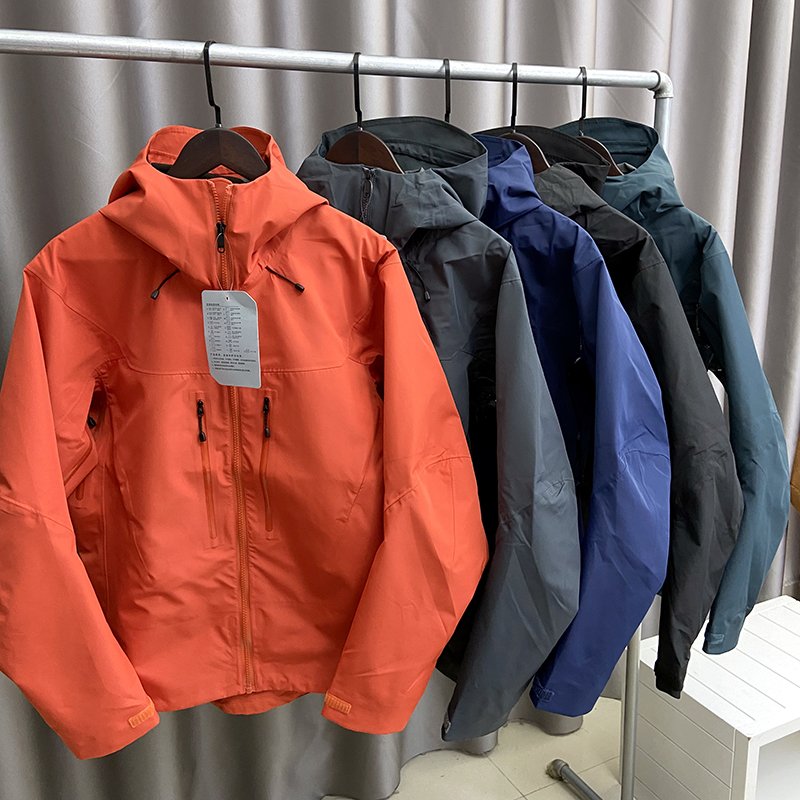 Men's Waterproof Hard Shell Hooded Jacket for Outdoor Sports Mountain Running & Hiking Skiing Windbreak Rain Coat OEM ODM