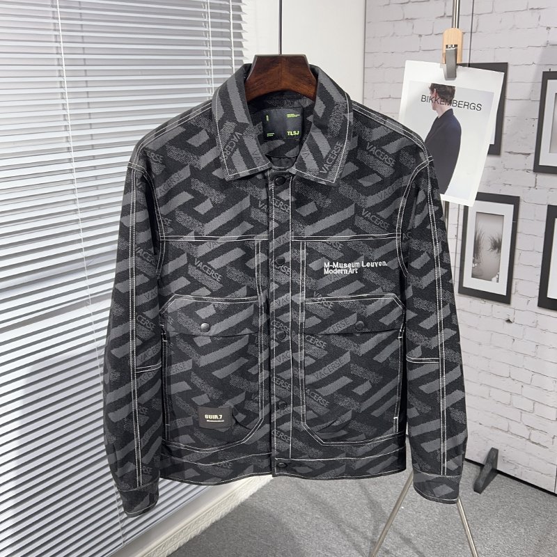 Fashionable Wholesale Men's Outdoor Casual Loose Jacket Heavy Weight Embroider Letter Custom Logo Men's Varsity Jackets