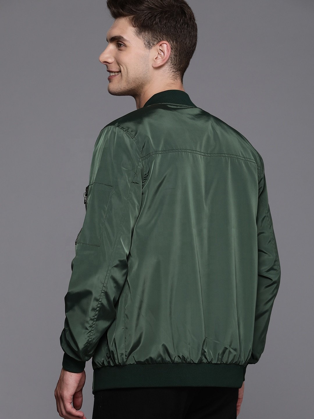 Wholesale Custom Winter Windbreaker Wholesale Men Plus Size Men's Jackets Plain Nylon Satin Bomber Men's Jackets