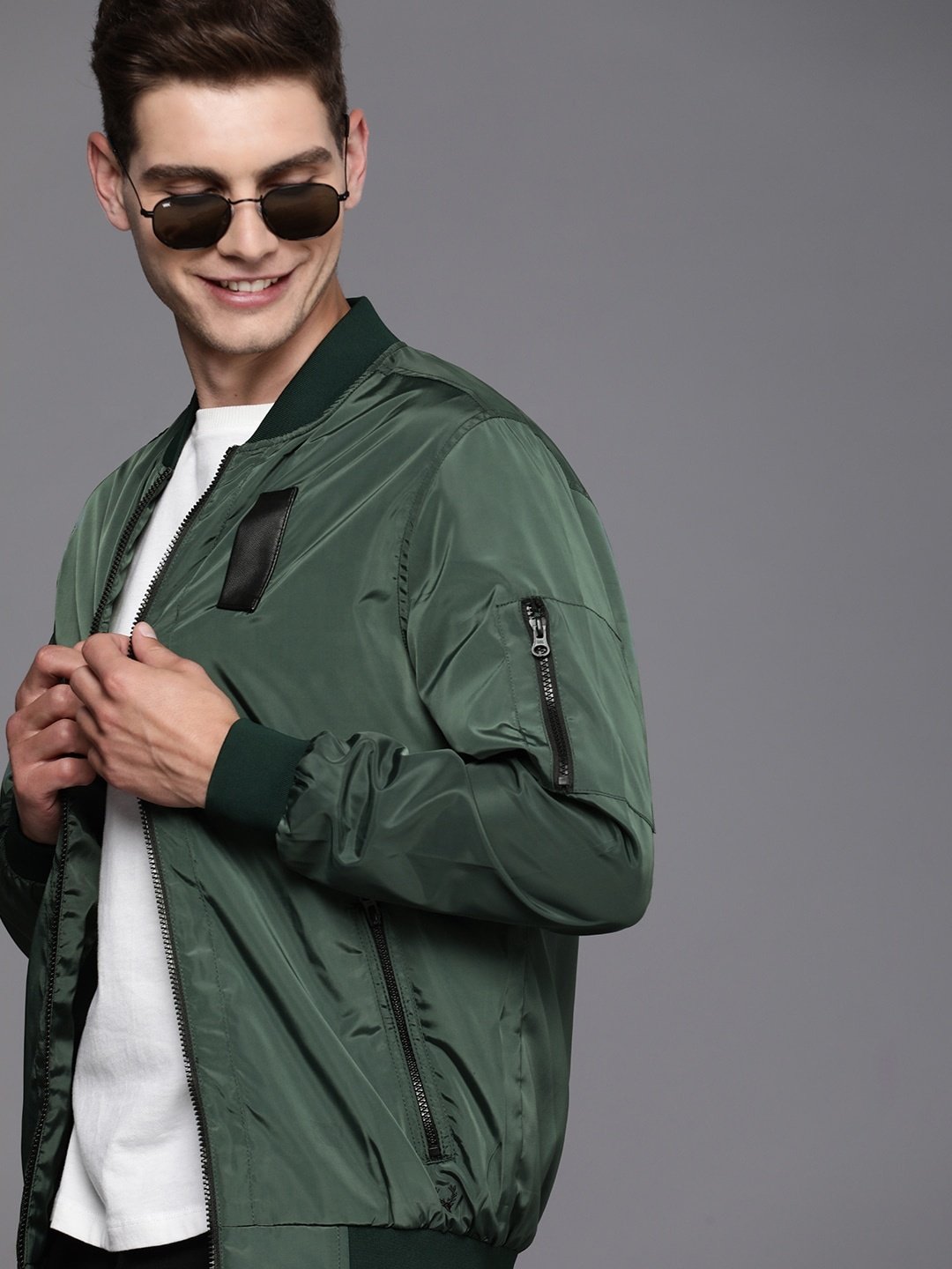 Wholesale Custom Winter Windbreaker Wholesale Men Plus Size Men's Jackets Plain Nylon Satin Bomber Men's Jackets