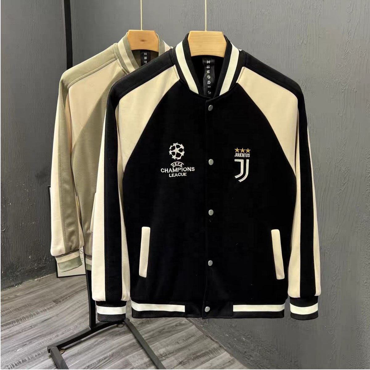 hot sale Varsity Jacket Custom Logo Fashionable Individuality Applique Cloth Embroidery Baseball Coat Buttons Jacket
