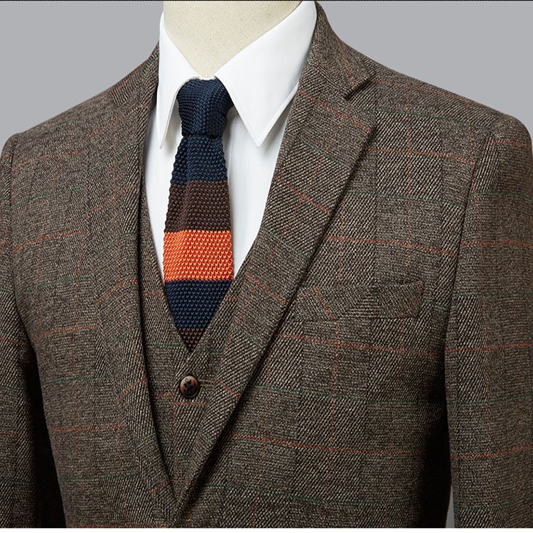 Italian Design Style for Gentle Men with Custom Suit