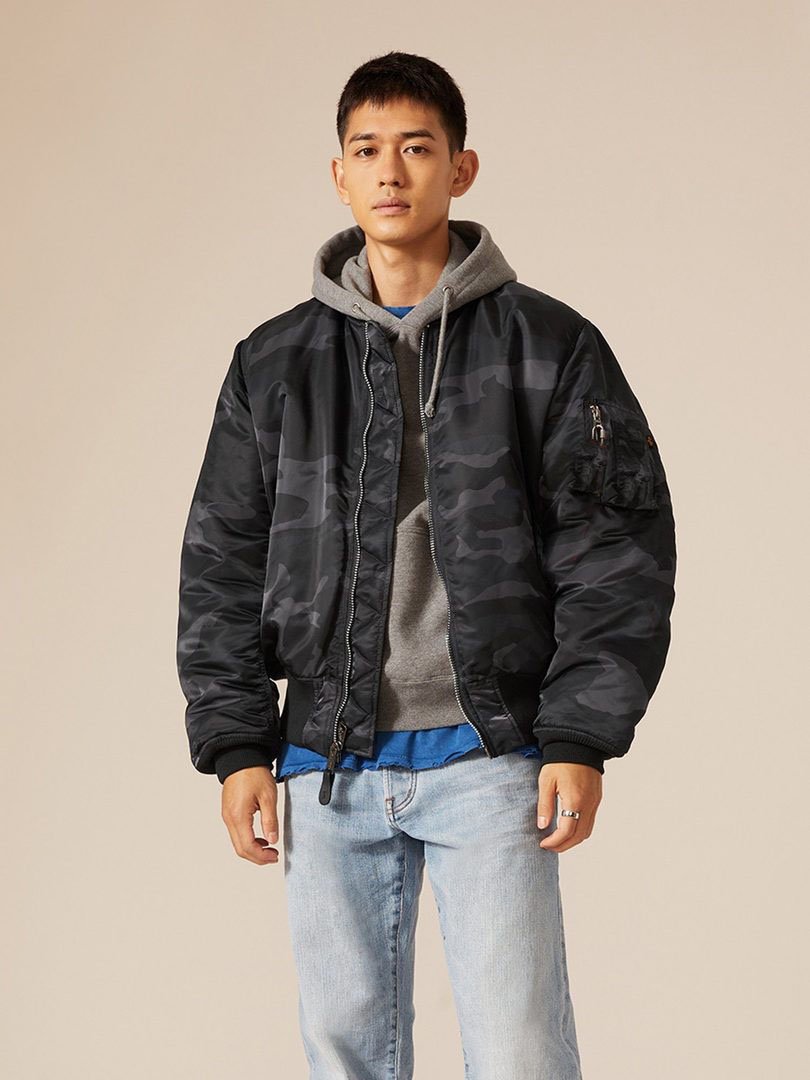 Men's Bomber Jacket with Sleeve Pocket custom wholesale price padded hooded New Design Black waterproof windproof winter jacket