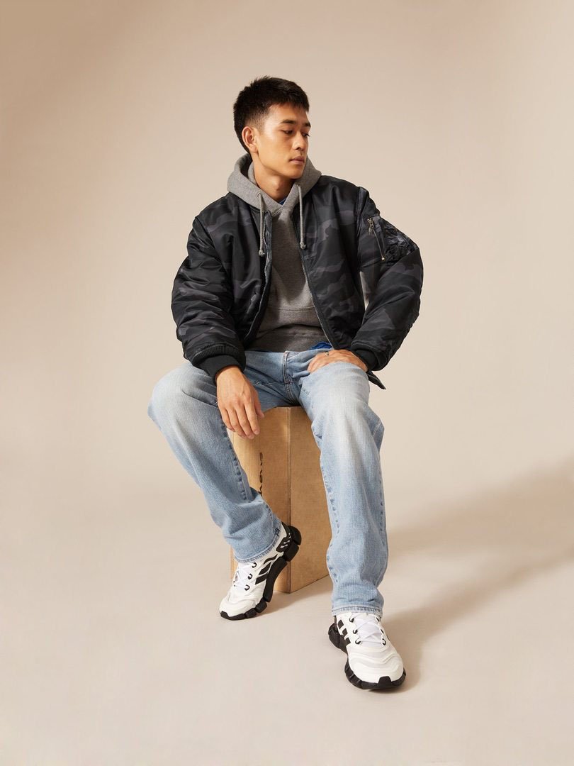Men's Bomber Jacket with Sleeve Pocket custom wholesale price padded hooded New Design Black waterproof windproof winter jacket