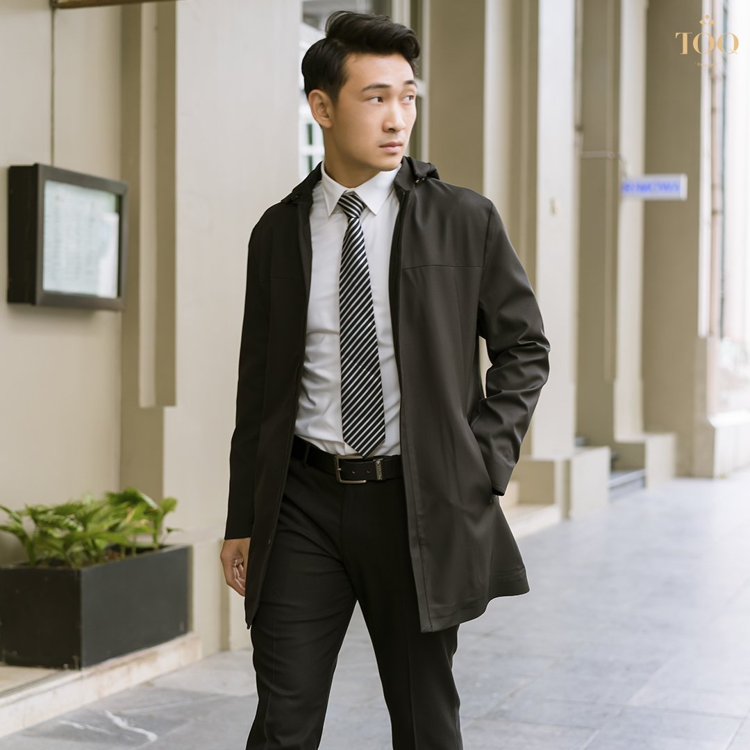 Polyester Anti-wrinkle mens long coat Stand Collar Light Weight Coat with Detachable Hood in Black QUICK DRY Water Resistant