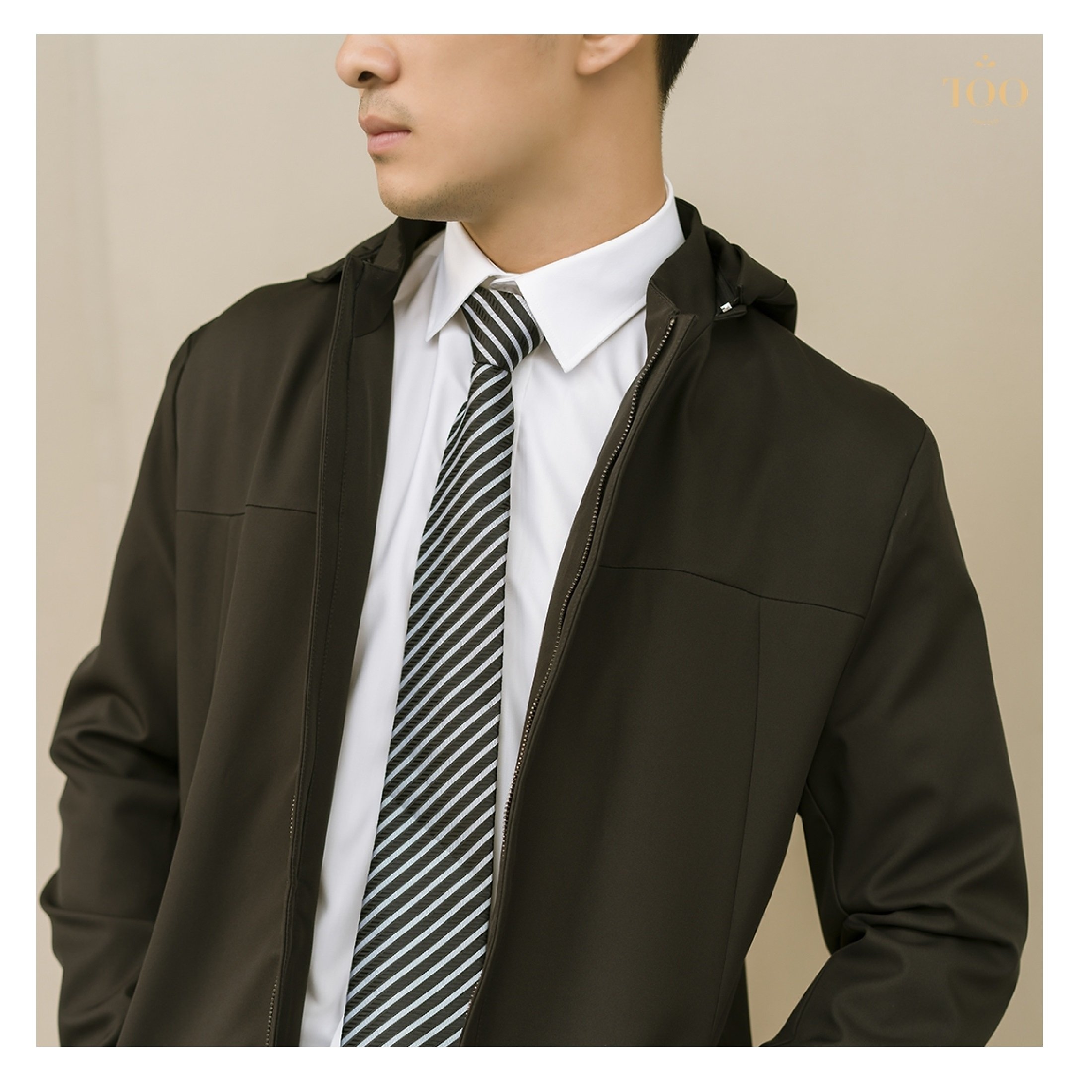 Polyester Anti-wrinkle mens long coat Stand Collar Light Weight Coat with Detachable Hood in Black QUICK DRY Water Resistant
