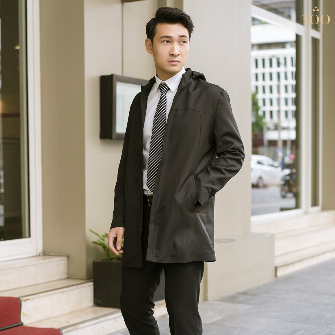 Polyester Anti-wrinkle mens long coat Stand Collar Light Weight Coat with Detachable Hood in Black QUICK DRY Water Resistant