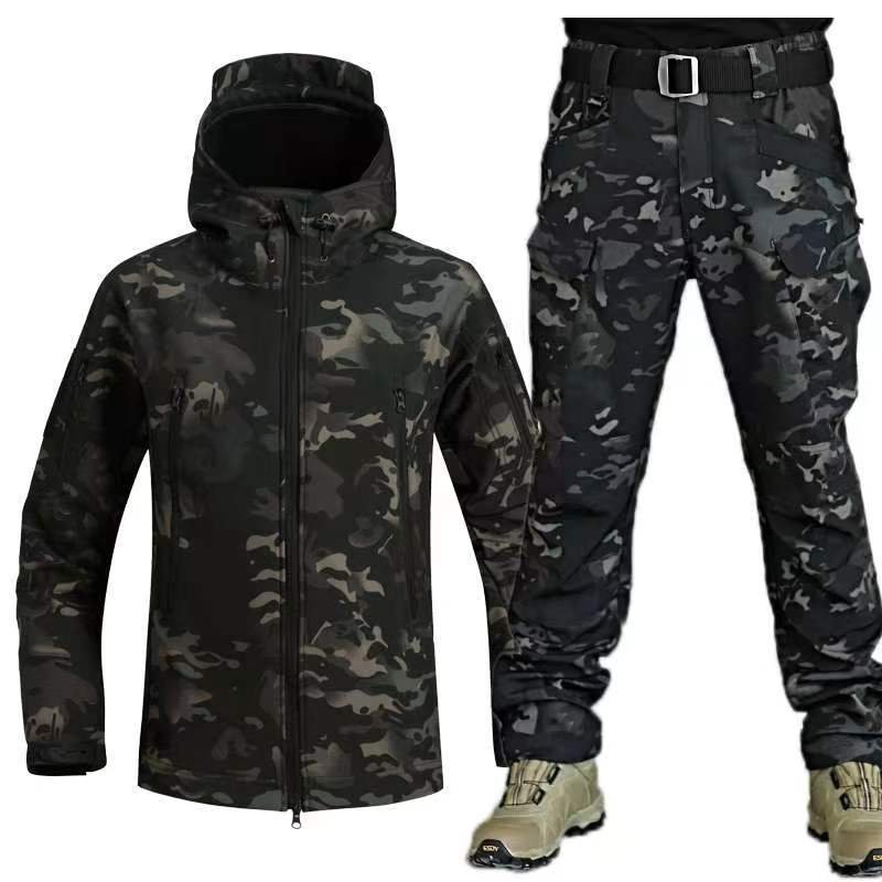 Lightweight Men's Urban Tactical Soft Shell Jacket Sharkskin Windproof Waterproof Outdoor Warm Camouflage Velvet Thickened