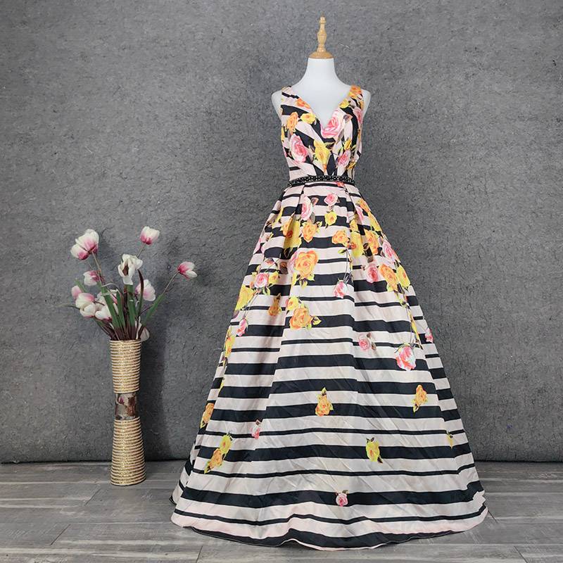 Large size puff skirt shows a thin art test beautiful dresses