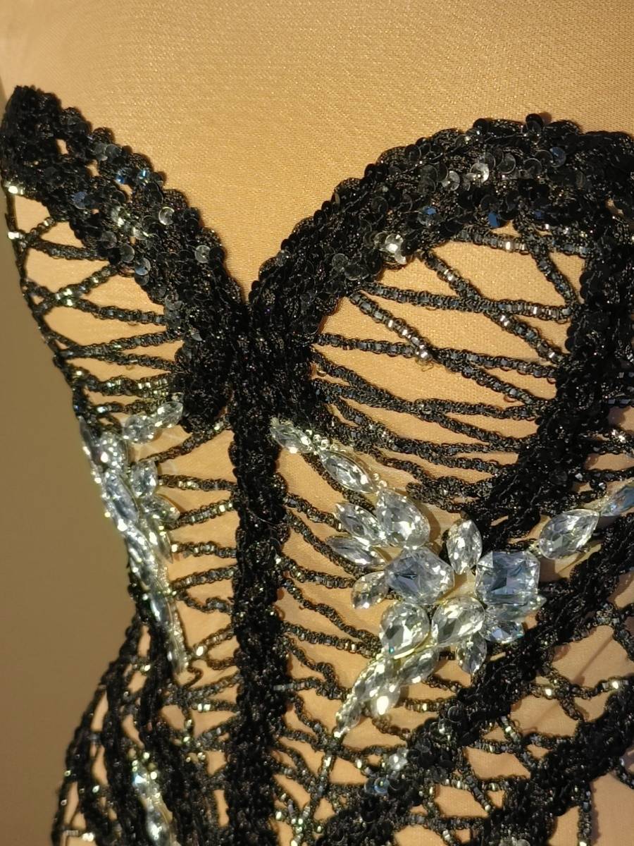Sequenant skirt mesh model performance service