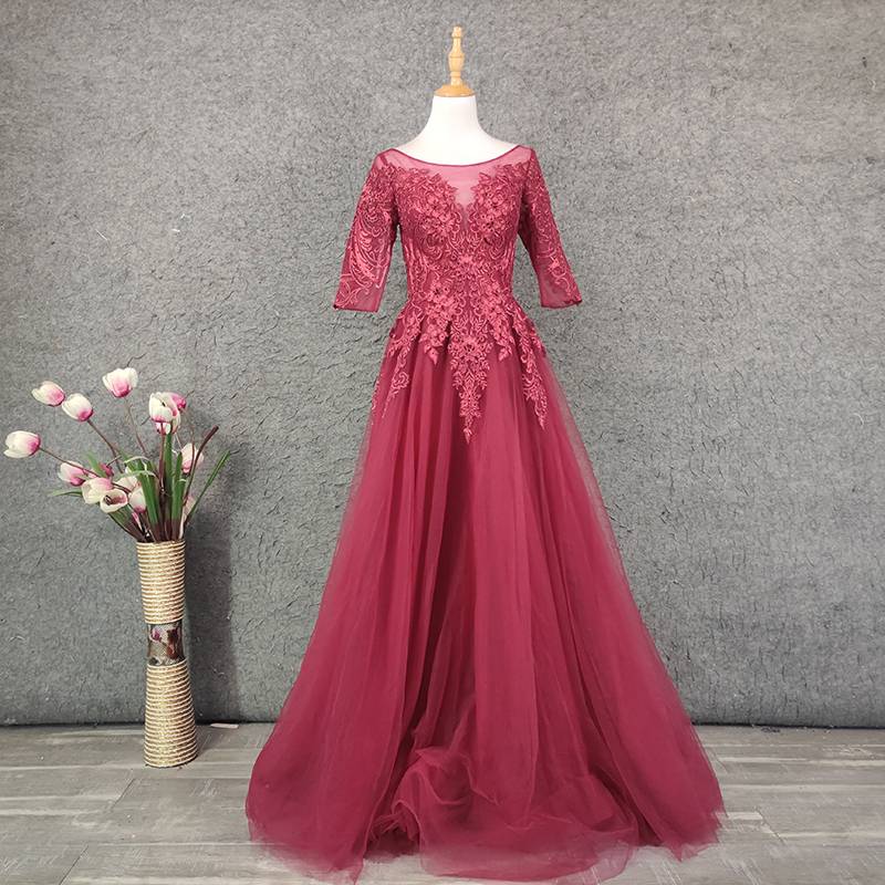 Classic dignified wine red with sleeve puff skirts are thin