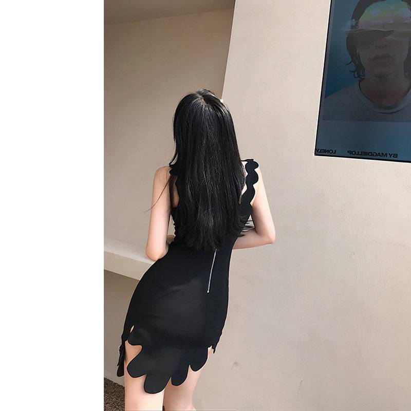 Ladies are thin waist and hips can wear birthday skirts
