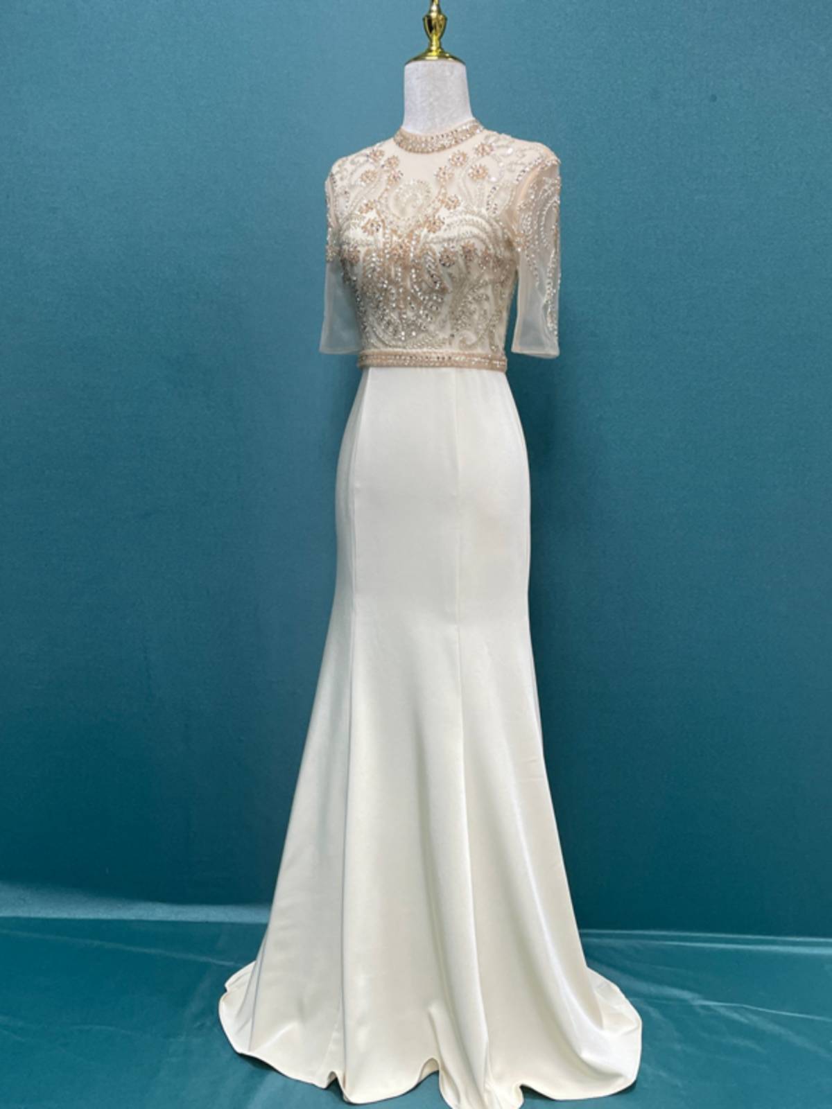 Simple and thin short -sleeved fishtail temperament evening dress