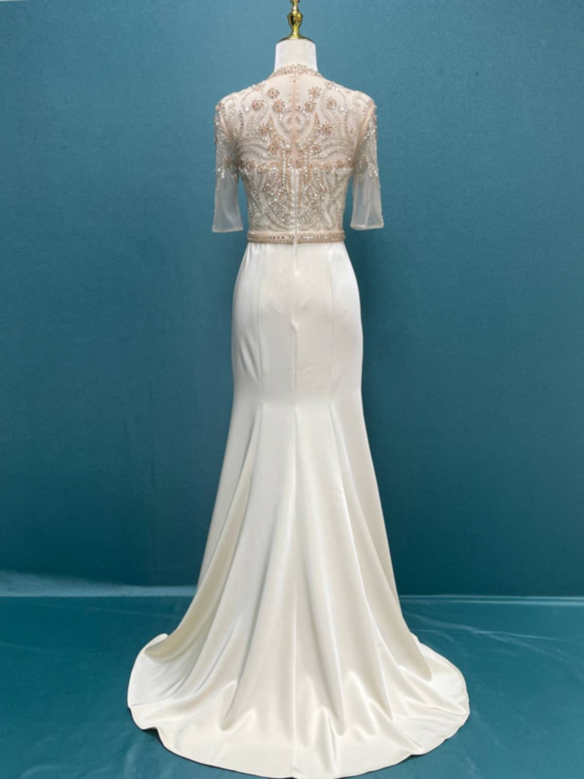 Simple and thin short -sleeved fishtail temperament evening dress