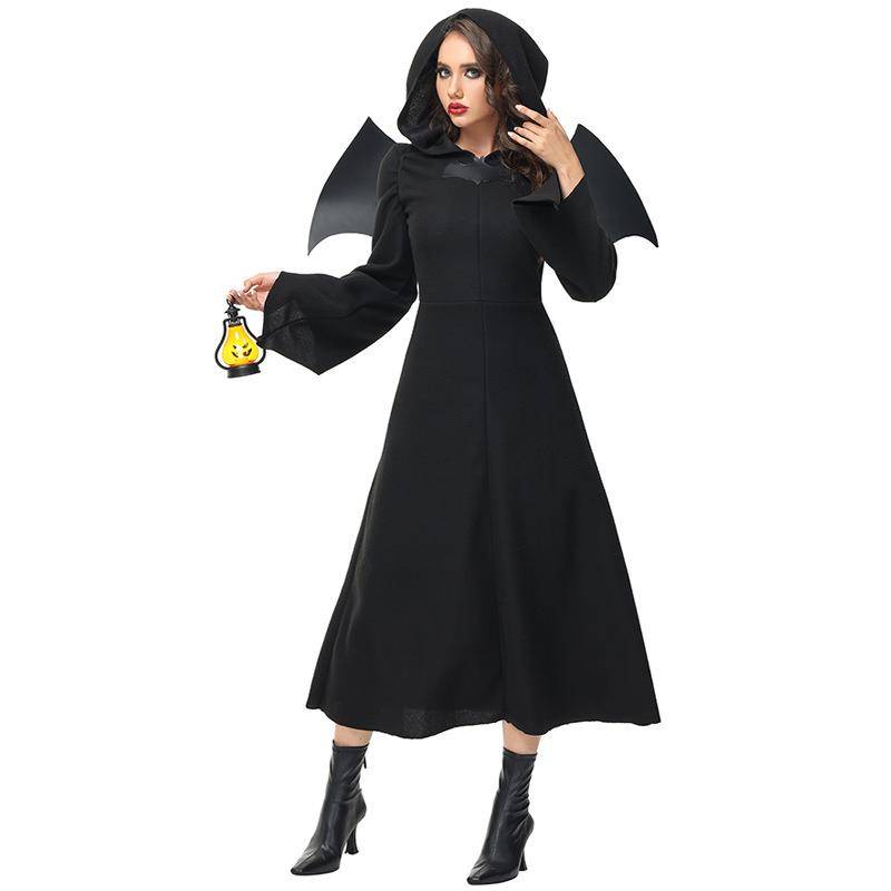 European and American horn bats play Halloween adult vampire performances, dresses dresses