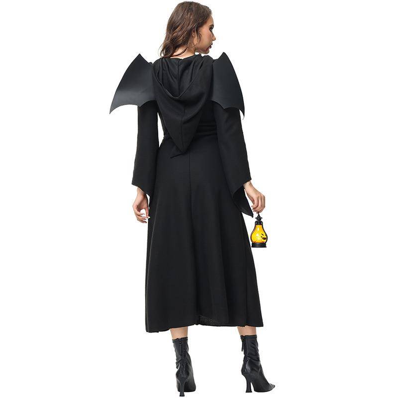 European and American horn bats play Halloween adult vampire performances, dresses dresses