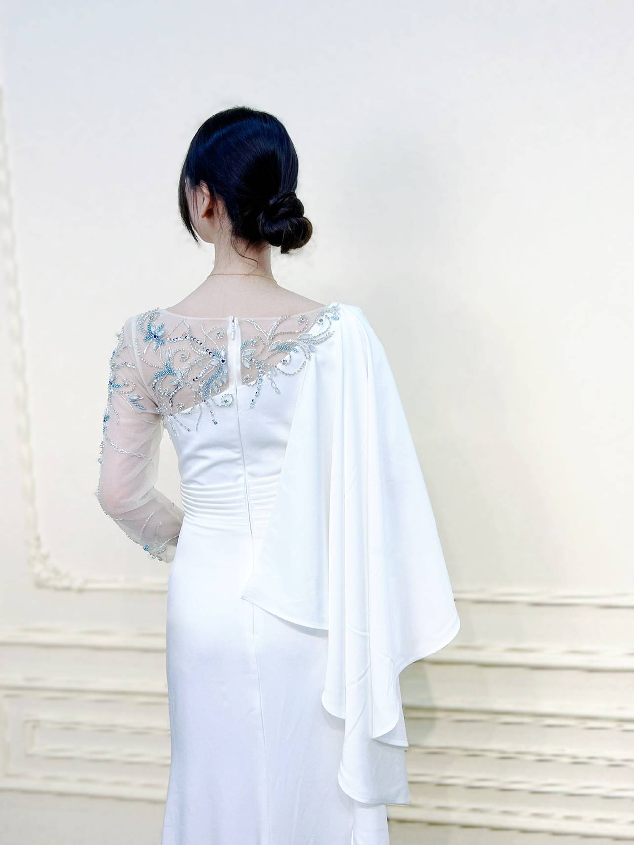 Long -sleeved dresses night dress temperament show show host dress long skirt high -end slim slim fishtail skirt
