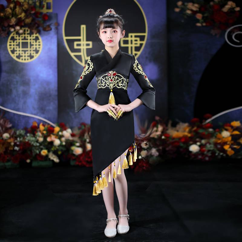 Rental girl black gold cloak China