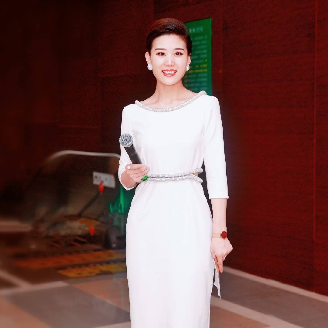 Evening dress dress high -end ladies