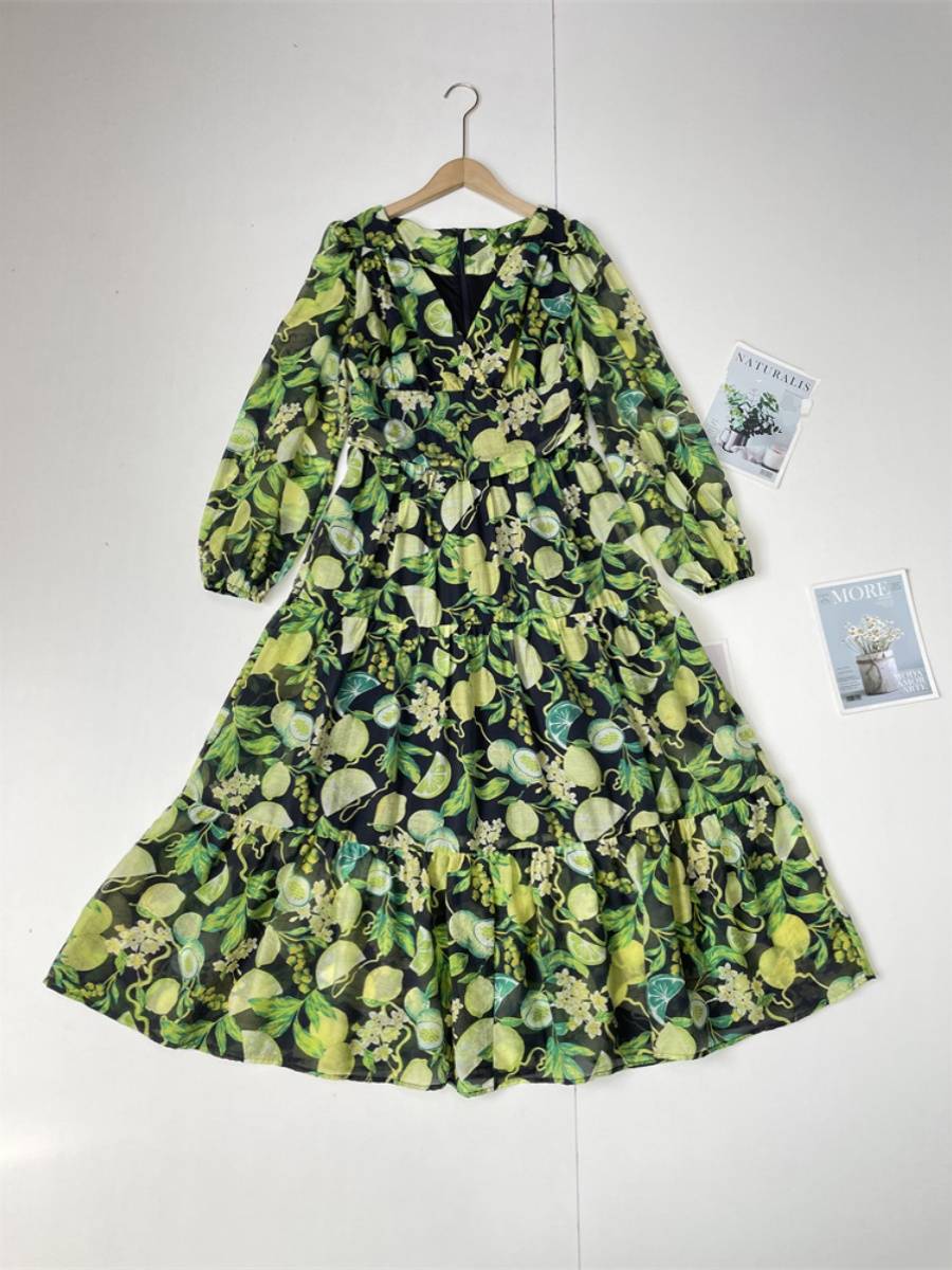 X1 French temperament ~ outer single 24 years spring and summer women V -neck long sleeve skirt retro ancient style dress
