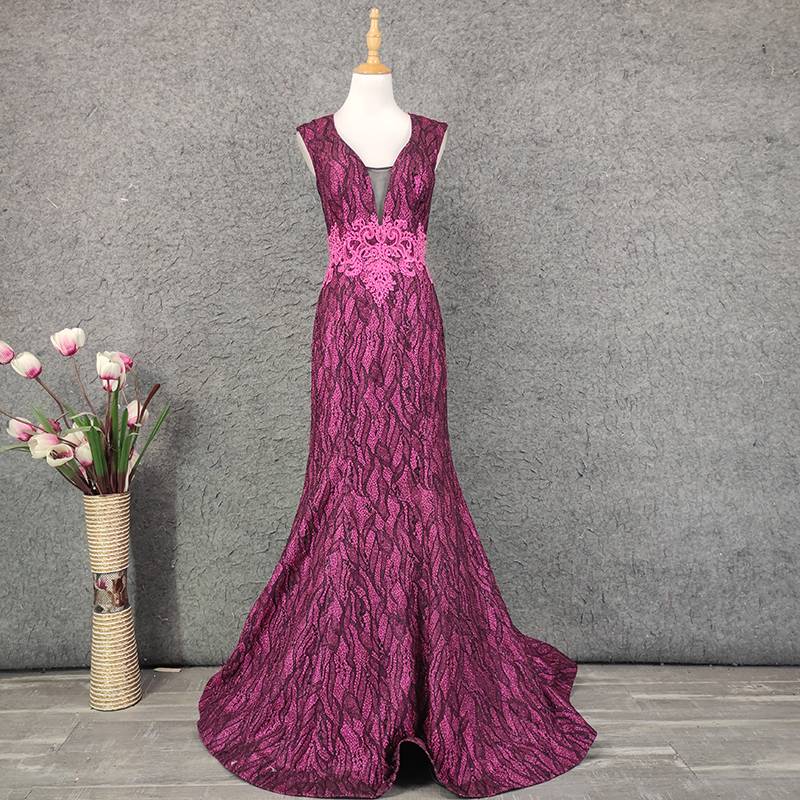 Classical glittering fishtail evening dress female is thin