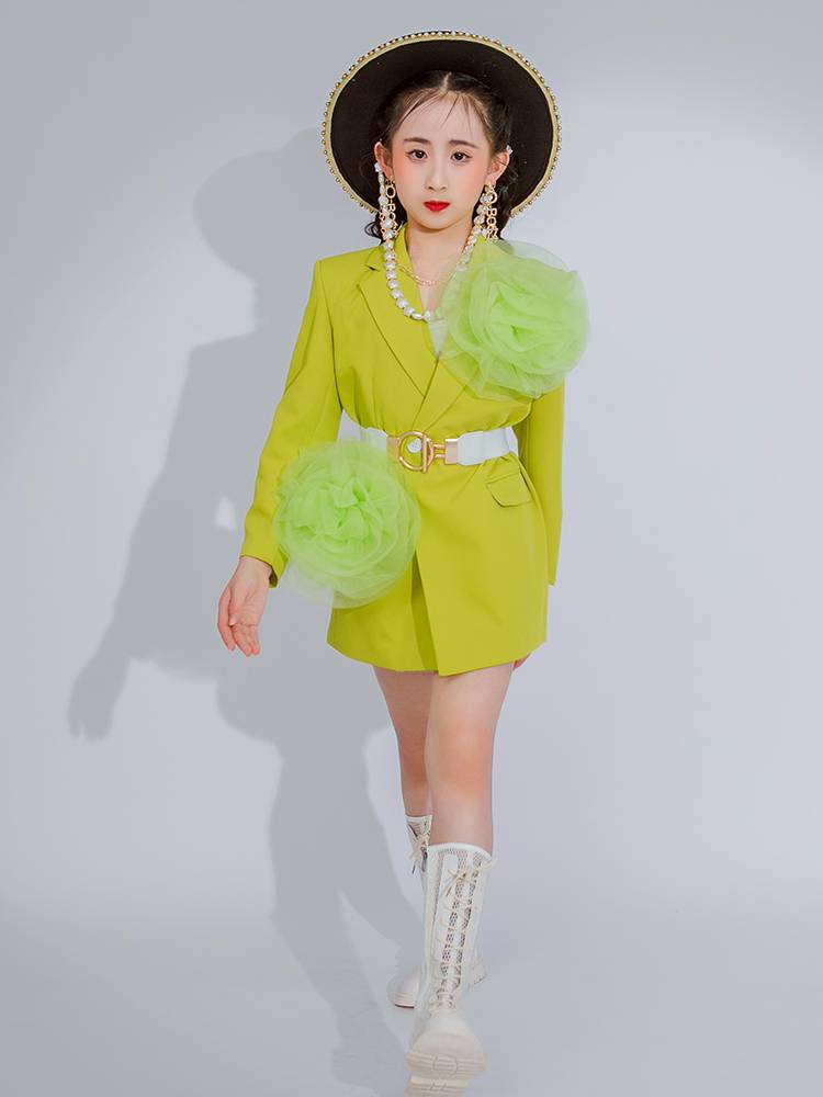 Suit dress girl walking show bombing street