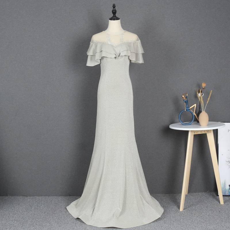 Simple evening dress Light luxury year photography photo fish tail