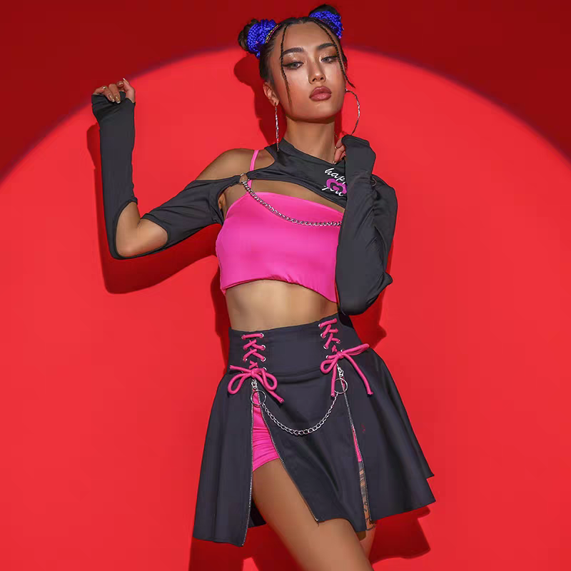 Nightclub bar performance service new hip -hop clothing women's group playing singing service
