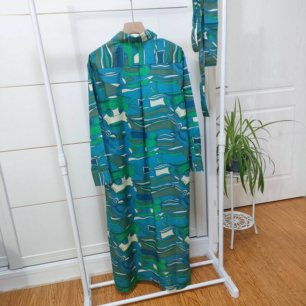 M Jiayuan Single Weekend is long -sleeved printed 100 house silk cotton belt medium long dress shirt skirt