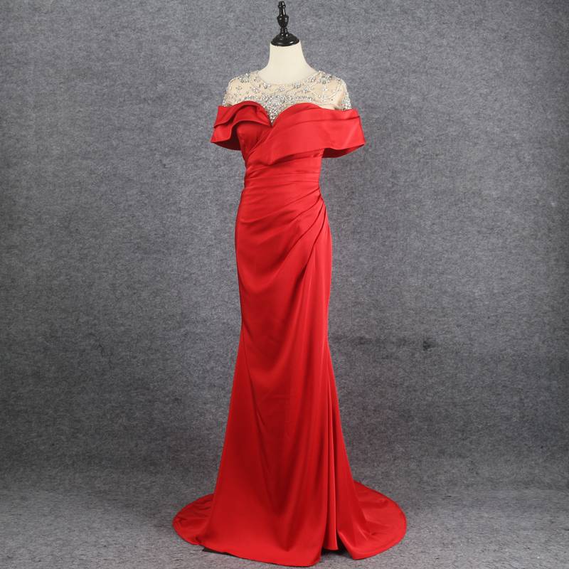 The new dress is sweet and waist and thinner, the host customized