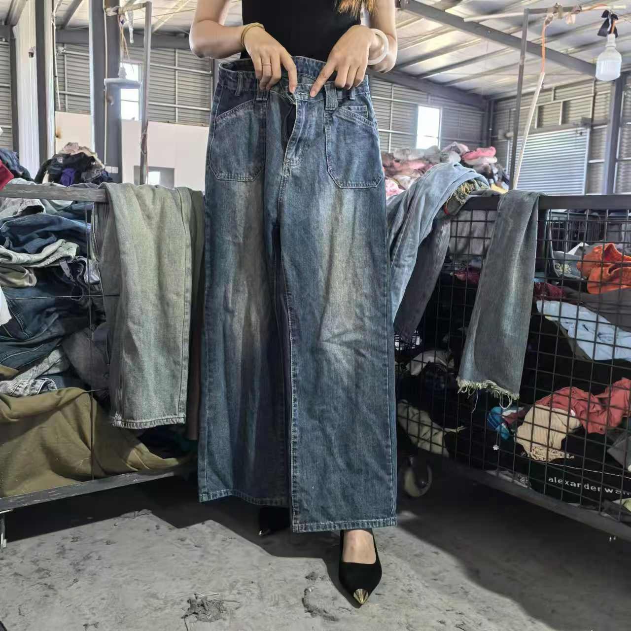 Used Clothes For Women Ukay Bale Secondhand Ladies Denim Wide Leg Jeans Pants Femmes Cargo Friperie Wholesale Clothing Dubai
