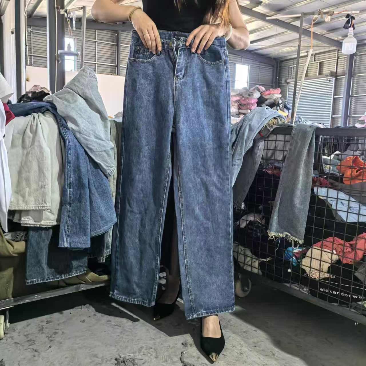 Used Clothes For Women Ukay Bale Secondhand Ladies Denim Wide Leg Jeans Pants Femmes Cargo Friperie Wholesale Clothing Dubai