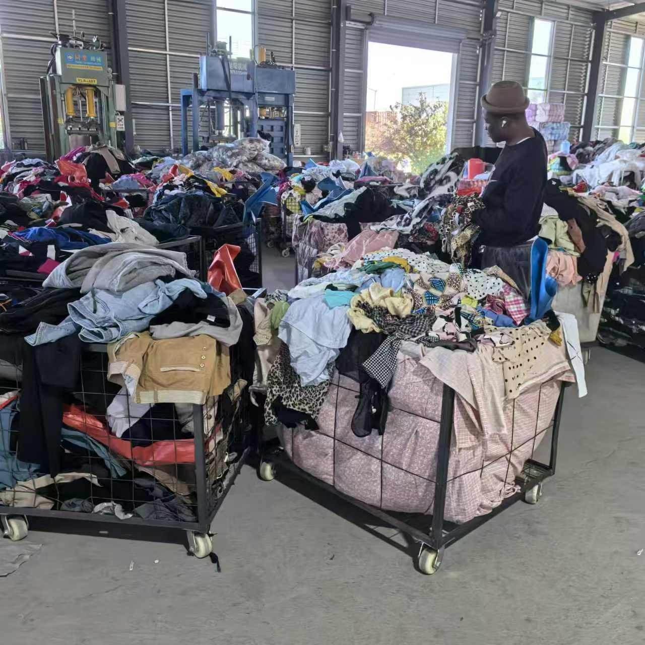 Used Clothes For Women Ukay Bale Secondhand Ladies Denim Wide Leg Jeans Pants Femmes Cargo Friperie Wholesale Clothing Dubai