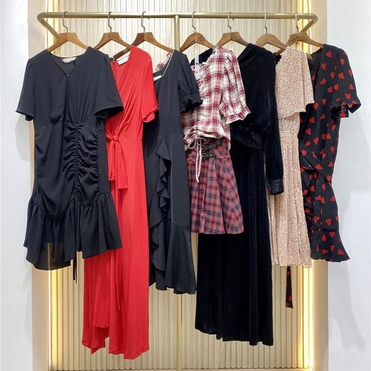 2024 original designer fashion brand women's dress clothing casual ladies' second-hand clothing stock