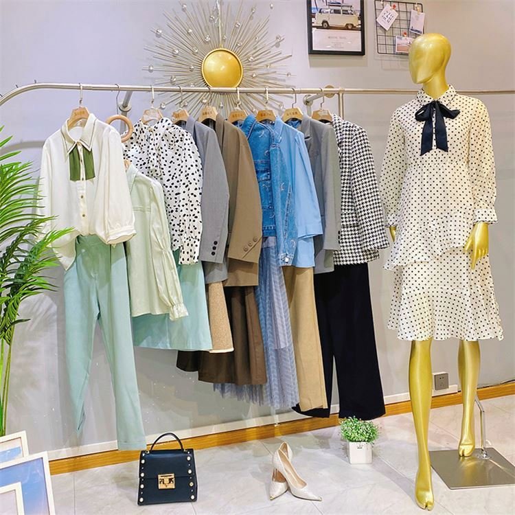Second-hand discount women's fashion and vitality used autumn explosion style clothes tail stock batch sales