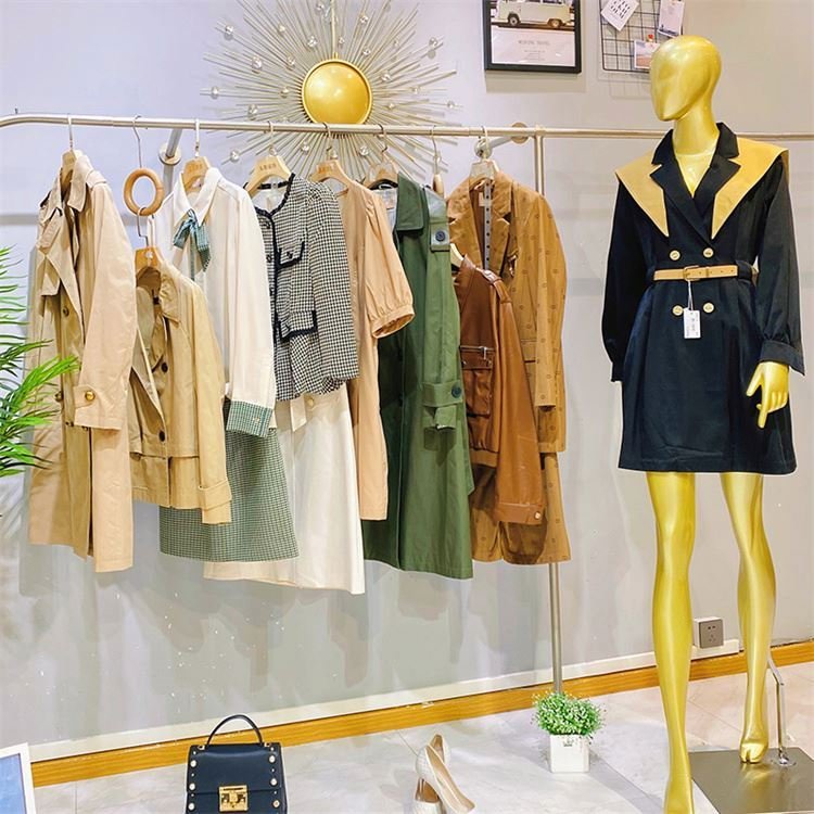 Second-hand discount women's fashion and vitality used autumn explosion style clothes tail stock batch sales