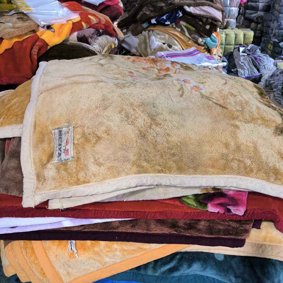 Used Thick Blanket Wholesale Of Second Hand Thick Blanket 45-100 Kilograms Of Used blankets for winter Bales