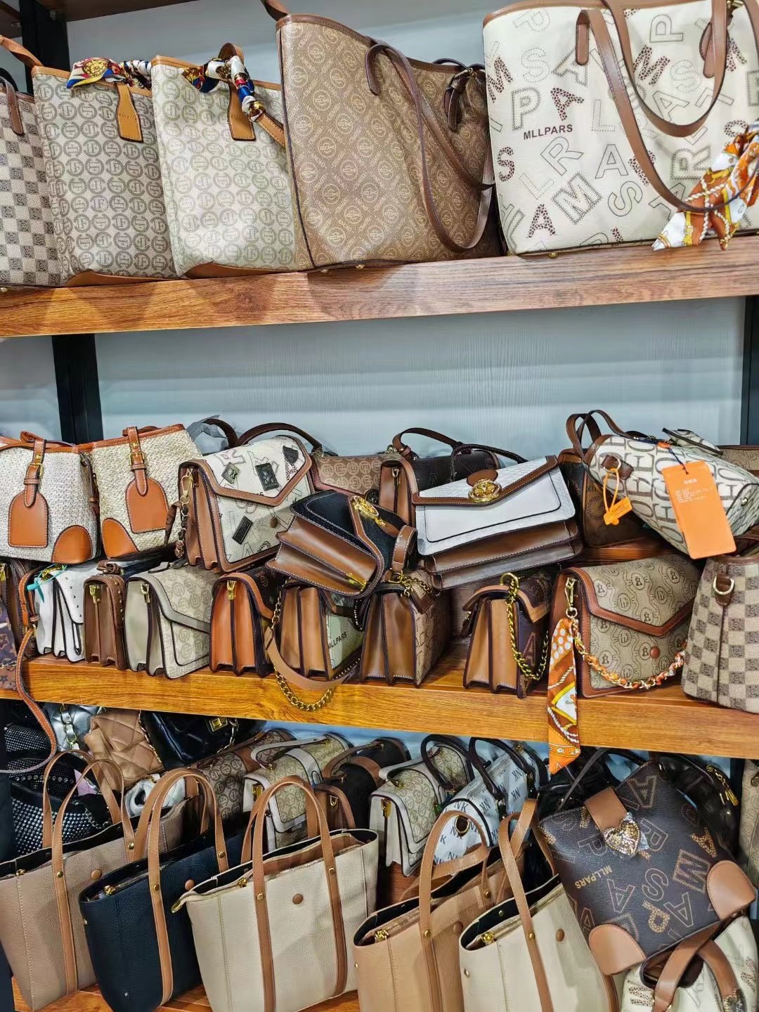 Mix and match high quality women's bags Used used bags wholesale