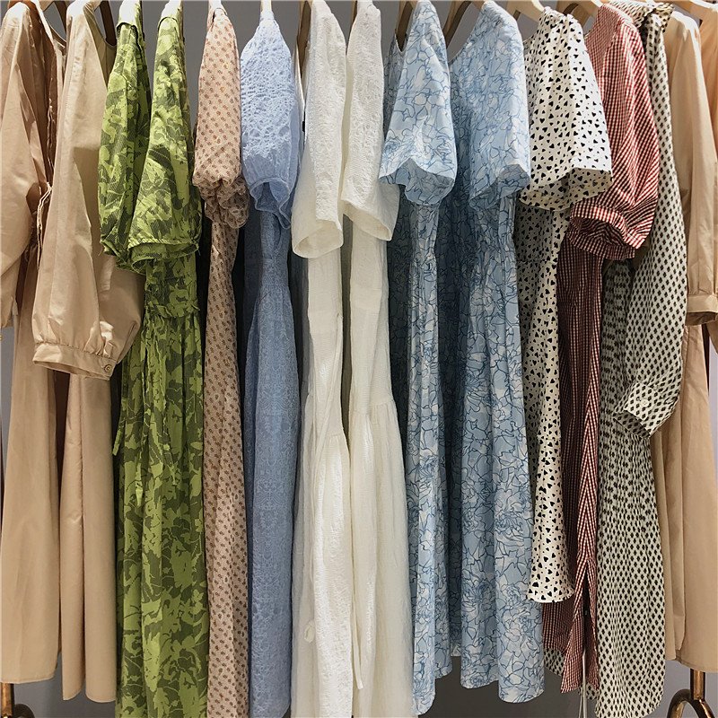 Apparel stock factory selling branded t shirt mens clothing used clothes
