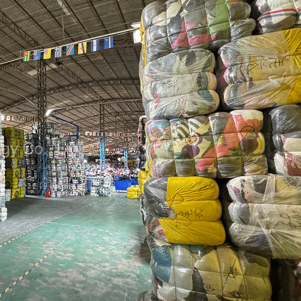 FengYang Ukay T-shirt Branded Used Clothes Bales for Men Women Used for Adult Grade A Clothes Used