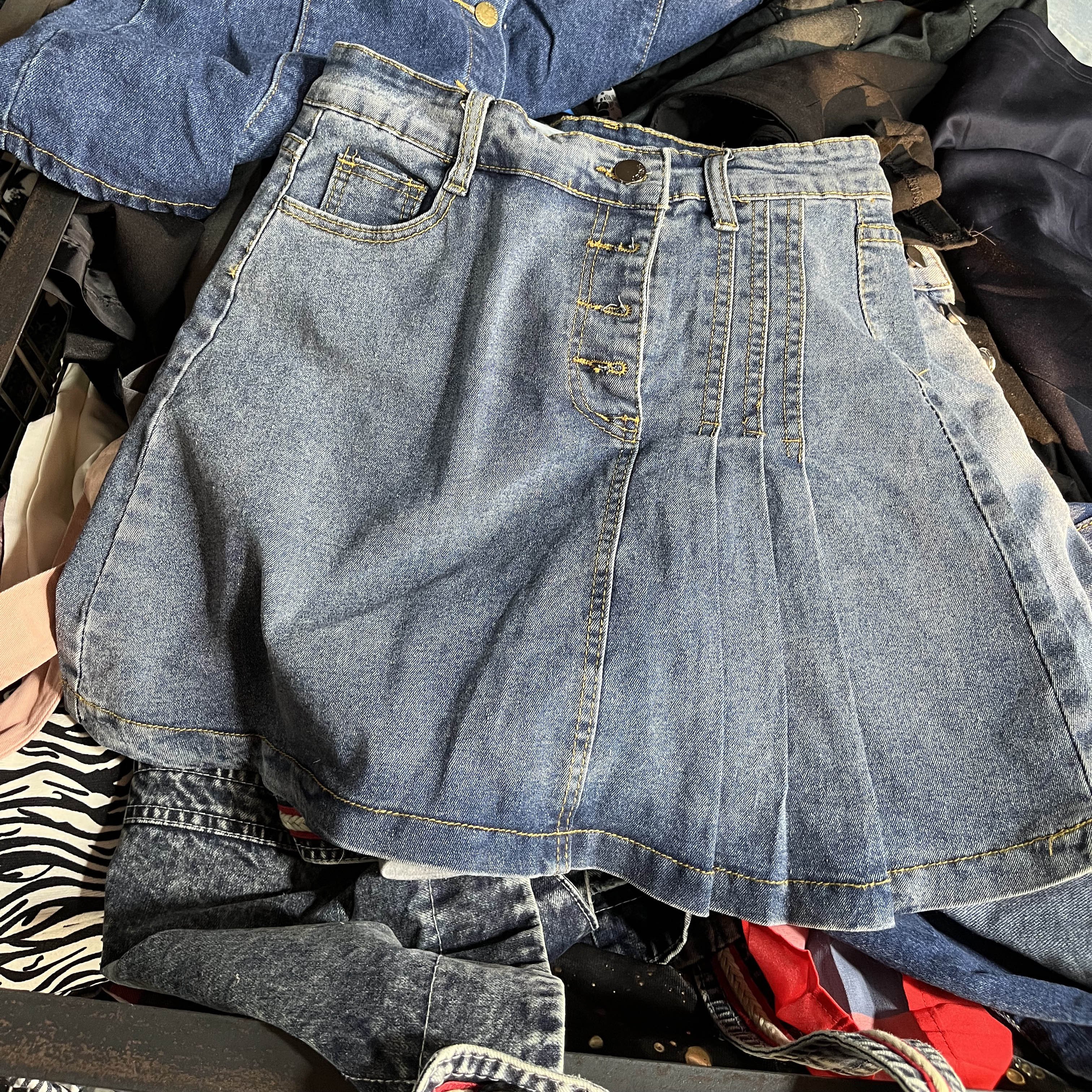 Wholesale Used Clothes For Women Bales Second Hand Ladies Denim Skirt Short In Summer Thrift Girl Jeans Skirt Mini ukay Pacas