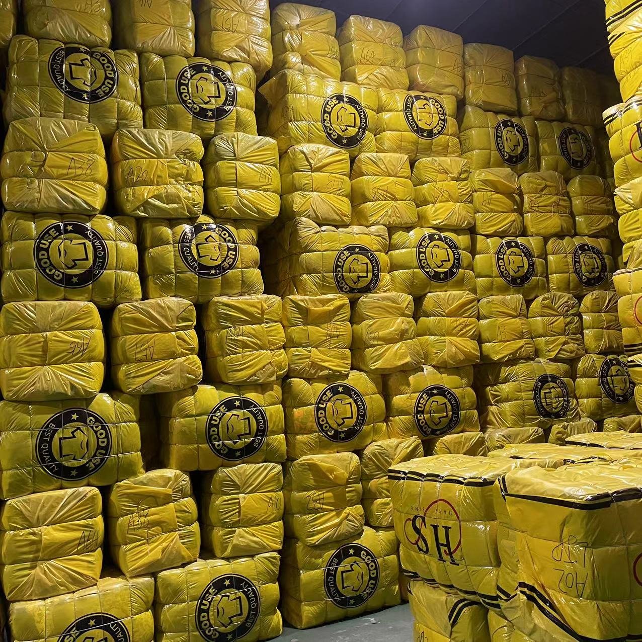 2024 High quality mixed men's and women's children's used clothes bales second-hand clothes clean A-grade branded clothes