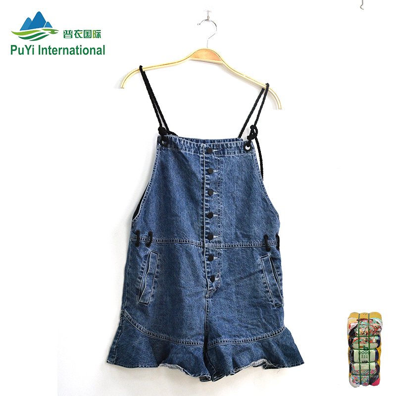 2022 wholesale women jean suspender skirt bales used clothes for ladies clothes second hand clothes