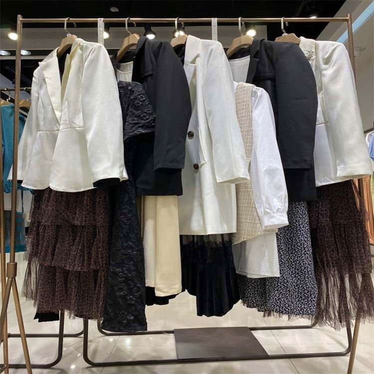 Used Discount Women's Clothing Wholesale Cut Label Fashion Autumn Women's Clothing Inventory Clearance