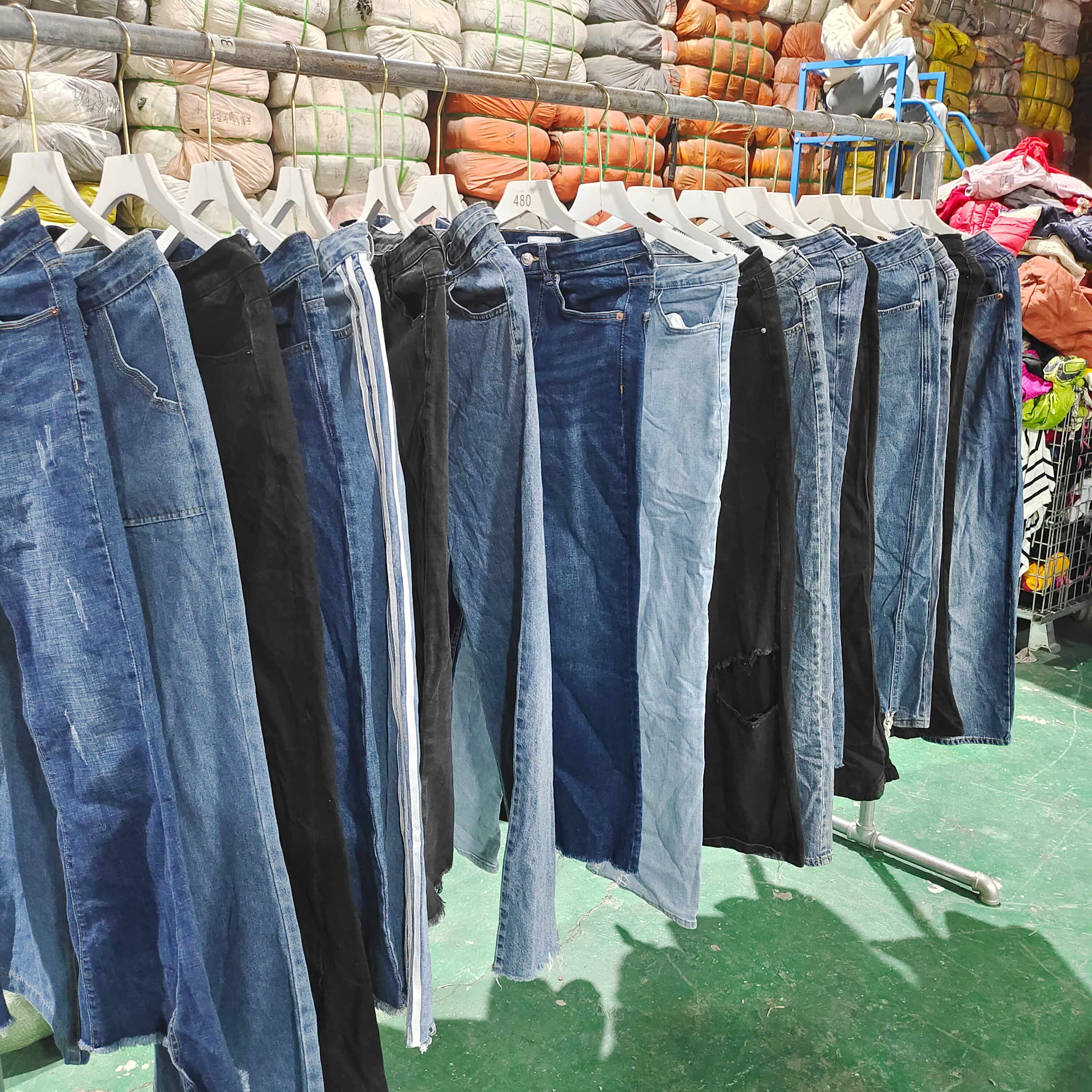 Low price second hand jeans for women's jeans bundle pants for ladies women's jeans used clothes bales
