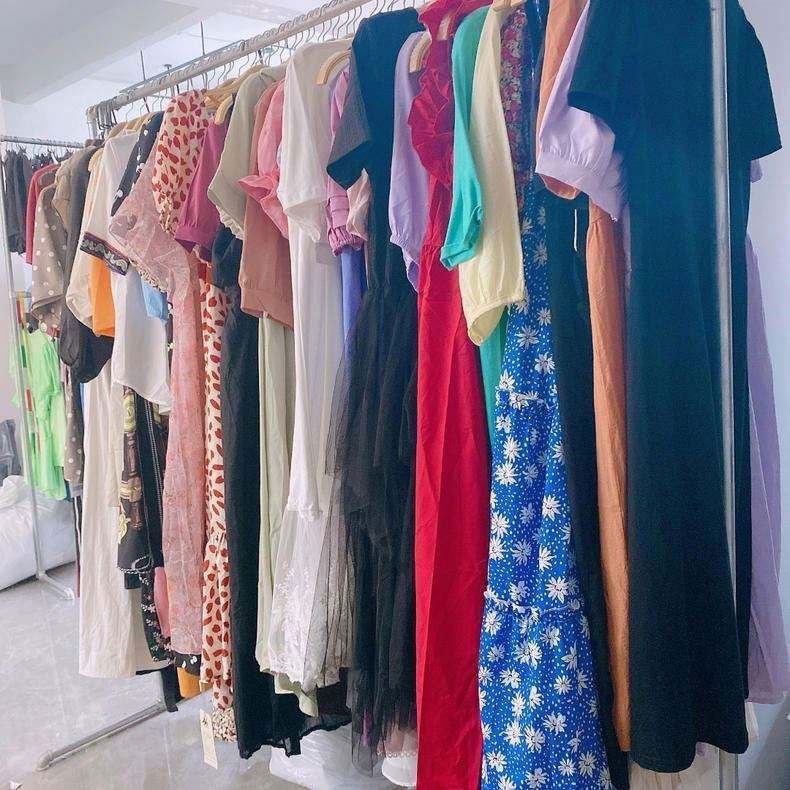 2022 Wholesale Apparel Manufacture Second Hand Clothing Mixed Bales Fashion Class A Korean Girls Casual Dress Used Clothes